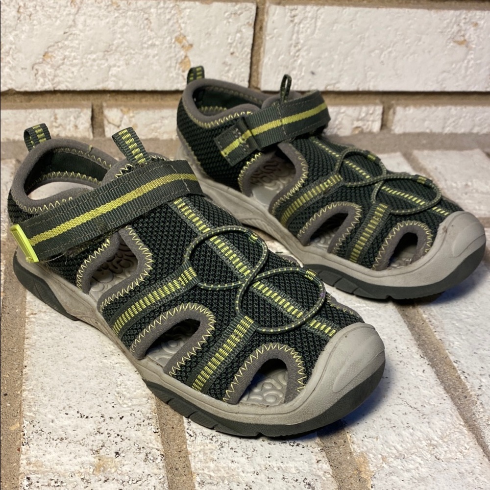 Green and Gray Performance Sandals with Protective Toe Cap